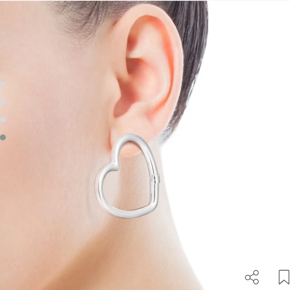 ❌❌SOLD ❌❌New TOUS
Large Silver Hold heart Earrings